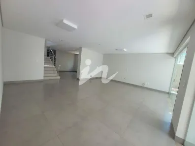 Casa com 5 Quartos para alugar, 300m² no Nova Uberlândia, Uberlândia