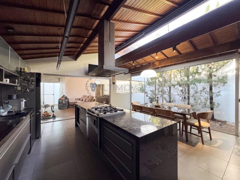 Casa em condomínio com 4 quartos — Buritis, Belo Horizonte