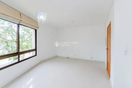 Apartamento com 2 Quartos para alugar, 79m² no Chácara das Pedras, Porto Alegre