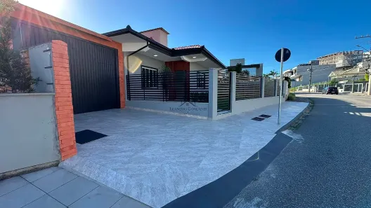 Casa com 3 Quartos à venda, 132m² no Pedra Branca, Palhoça