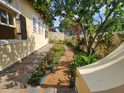 Casa com 4 Quartos para venda ou aluguel, 180m² no Cidade São Francisco, São Paulo