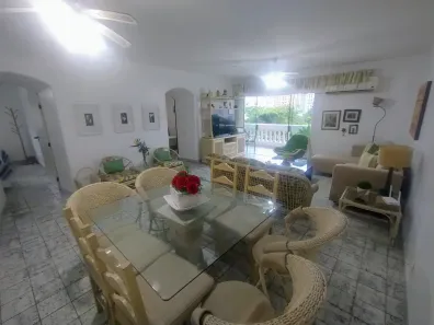 Apartamento com 3 Quartos para alugar, 120m² no Pitangueiras, Guarujá