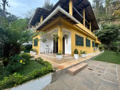 Casa com 4 Quartos à venda, 240m² no Nogueira, Petrópolis