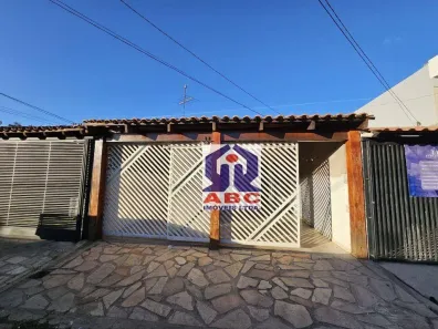Casa de Condomínio com 3 Quartos para alugar, 150m² no Núcleo Bandeirante, Brasília