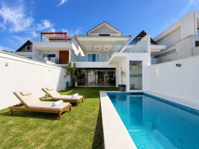 Casa de Condomínio com 3 Quartos para alugar, 380m² no Vargem Grande, Rio de Janeiro