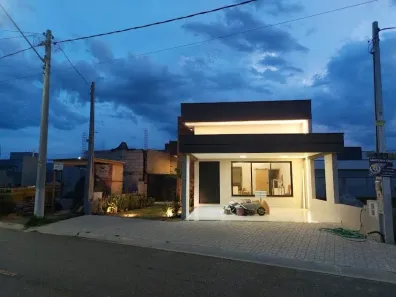 Casa de Condomínio com 3 Quartos à venda, 180m² no Vale dos Cristais, Taubaté