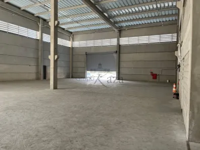 Ponto Comercial para alugar, 1350m² no Vila Galvão, Caçapava