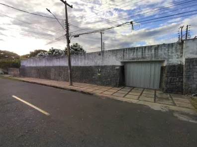 Casa com 4 Quartos para alugar, 570m² no Ininga, Teresina