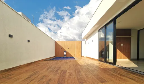 Casa com 3 Quartos à venda, 180m² no Jardim Karaíba, Uberlândia