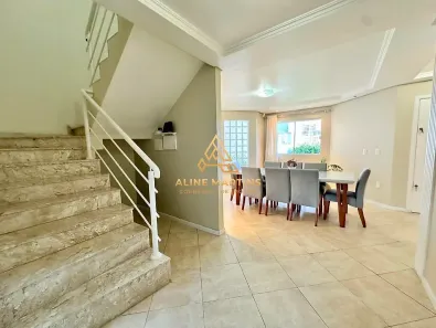 Casa com 5 Quartos à venda, 247m² no Barreiros, São José
