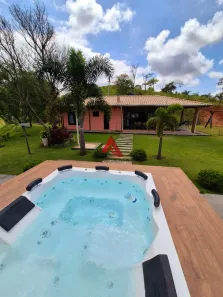 Fazenda/Sítio com 2 Quartos à venda, 180m² no Jardim Colônia, Jacareí