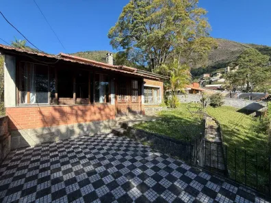Casa com 4 Quartos à venda, 214m² no Iucas, Teresópolis