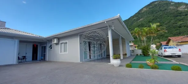 Casa com 3 Quartos à venda, 200m² no Armação do Pântano do Sul, Florianópolis