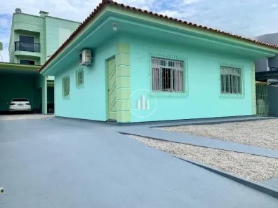 Casa com 3 Quartos à venda, 134m² no Serraria, São José