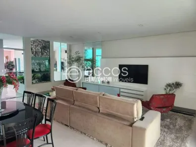 Casa com 3 Quartos à venda, 700m² no Planalto, Uberlândia