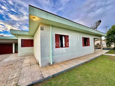 Casa com 4 Quartos à venda, 190m² no Uvaranas, Ponta Grossa
