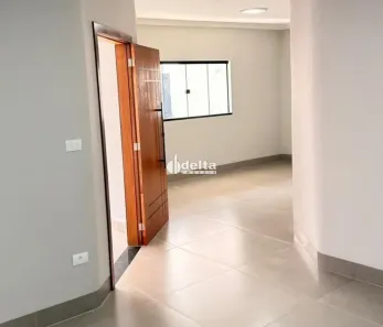 Casa com 3 Quartos à venda, 200m² no Jardim Patrícia, Uberlândia