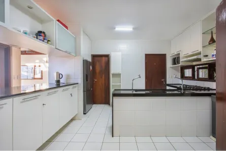 Casa com 4 Quartos à venda, 392m² no Candelária, Natal