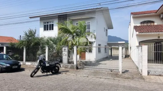 Casa com 5 Quartos à venda, 200m² no Centro, Palhoça