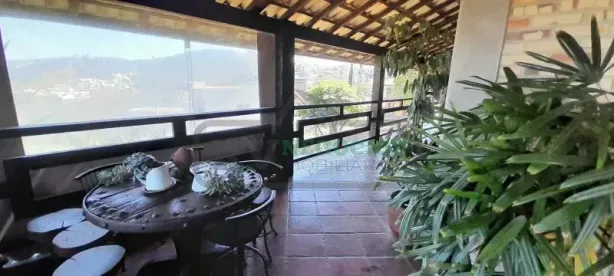 Sobrado com 4 Quartos à venda, 500m² no Novo Horizonte, Juiz de Fora