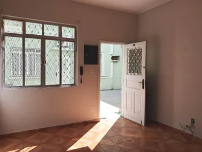 Apartamento com 2 Quartos para alugar, 75m² no Vila Mathias, Santos