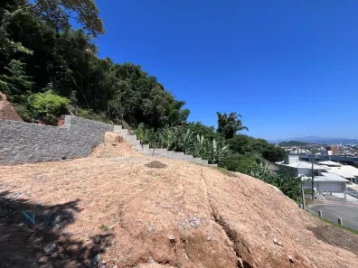 Lote/Terreno à venda, 720m² no Forquilhinha, São José