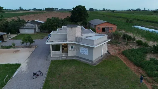 Casa com 3 Quartos para alugar, 161m² no , Ermo