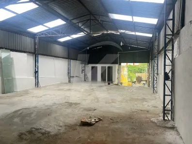 Galpão/Depósito/Armazém à venda, 330m² no Vila Gustavo, São Paulo