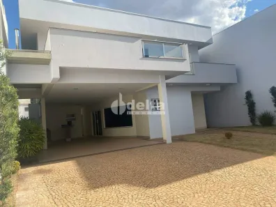 Casa com 3 Quartos à venda, 250m² no Jardim Karaíba, Uberlândia
