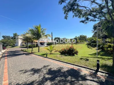 Casa de Condomínio com 3 Quartos à venda, 550m² no Morada do Sol, Uberlândia