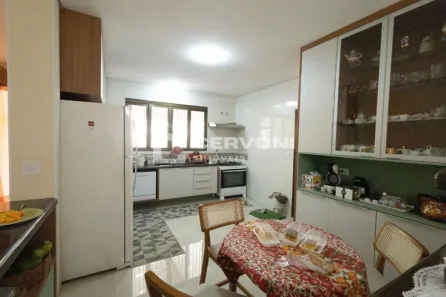 Casa com 3 Quartos para alugar, 188m² no Chácaras Reunidas Igarapés, Jacareí