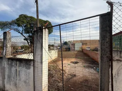 Lote/Terreno à venda, 374m² no Conjunto Café, Londrina