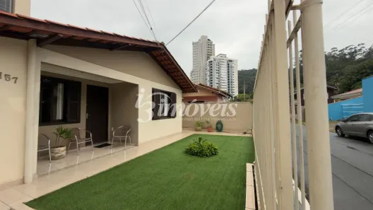 Casa com 3 Quartos para alugar, 89m² no Fazenda, Itajaí