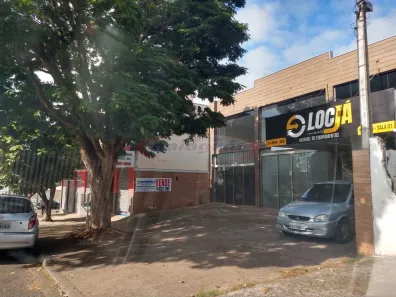 Sala Comercial à venda, 300m² no Conjunto Habitacional Requião, Maringá