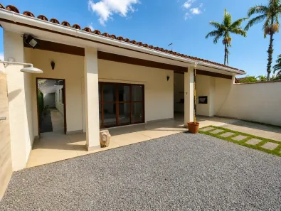 Casa com 3 Quartos para alugar, 300m² no Balneario Praia do Perequê, Guarujá