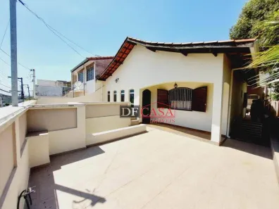 Casa com 3 Quartos à venda, 214m² no Vila Campanela, São Paulo
