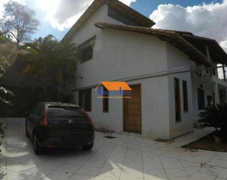 Casa com 4 quartos — Santa Amélia, Belo Horizonte