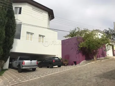 Casa de Condomínio com 3 Quartos para alugar, 316m² no Vila Zezé, Jacareí