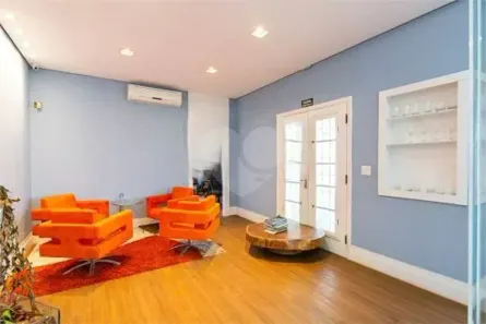 Casa com 5 Quartos à venda, 217m² no Pacaembu, São Paulo