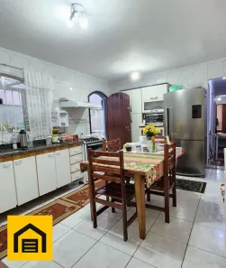 Casa com 7 Quartos à venda, 335m² no Jardim Guapituba, Mauá