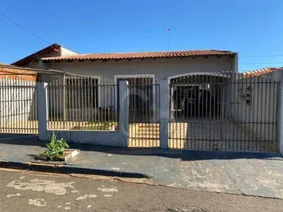 Casa com 3 Quartos à venda, 253m² no Ricardo, Londrina
