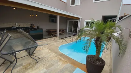 Sobrado com 3 Quartos à venda, 137m² no Loteamento Villa Branca, Jacareí
