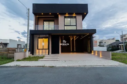 Sobrado com 3 Quartos à venda, 198m² no Umbará, Curitiba