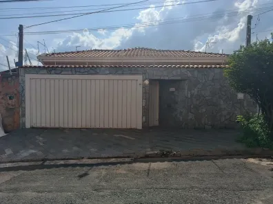 Casa com 3 Quartos para alugar, 250m² no Prolongamento Jardim Ângela Rosa, Franca