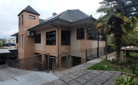 Casa com 3 Quartos à venda, 303m² no Petrópolis, Caxias do Sul