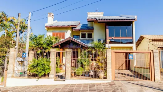 Casa com 4 Quartos à venda, 302m² no Jardim Lindóia, Porto Alegre