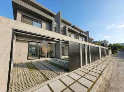 Sobrado com 4 Quartos à venda, 150m² no Bairro de Juquehy, São Sebastião