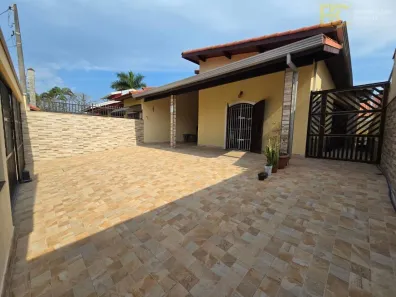 Casa com 3 Quartos à venda, 131m² no Balneário Três Marias, Peruíbe
