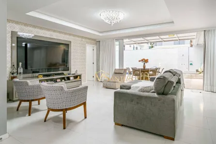 Casa com 3 Quartos à venda, 390m² no Jurerê, Florianópolis
