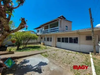 Sobrado com 3 Quartos à venda, 120m² no Praia de Fora, Palhoça